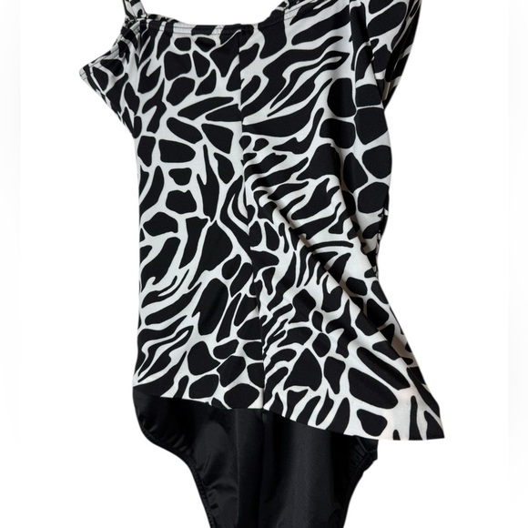 Miraclesuit Black and White Sleeveless Ruched Bodysuit size 14 - Picture 5 of 9